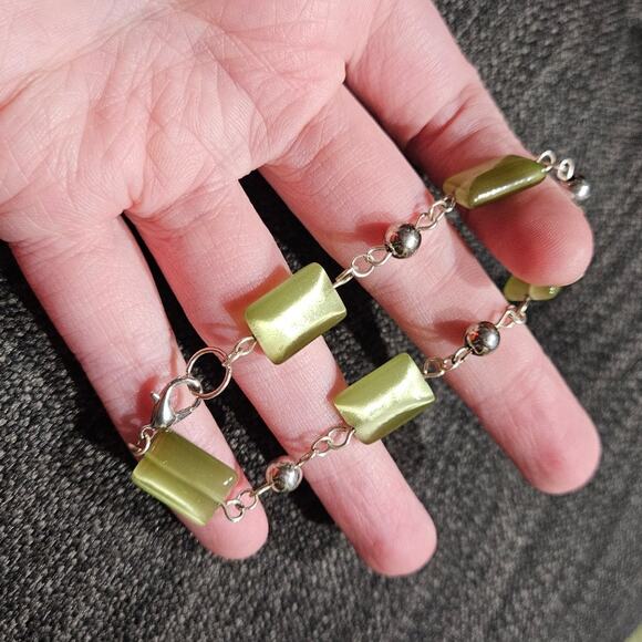 Lovely Green Glass Bead Silver-Tone Mixed Metal Retro Bracelet from Estate Sale - Picture 3 of 7